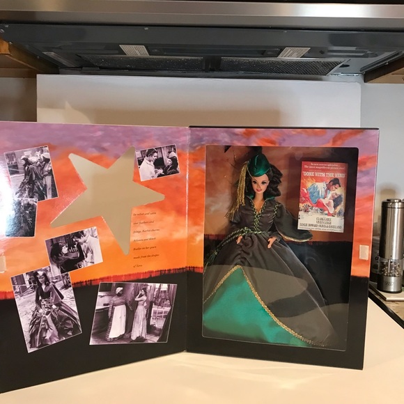 Barbie as “Scarlett O’Hara” - Picture 1 of 7